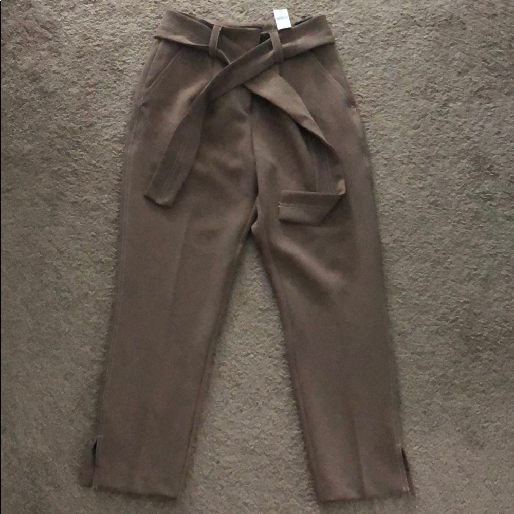 Women’s size 4 beige pant